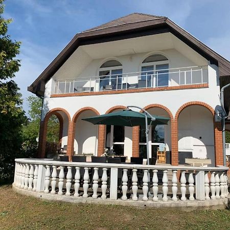 Landhaus Toereki Mit Pool Siofok Exterior photo