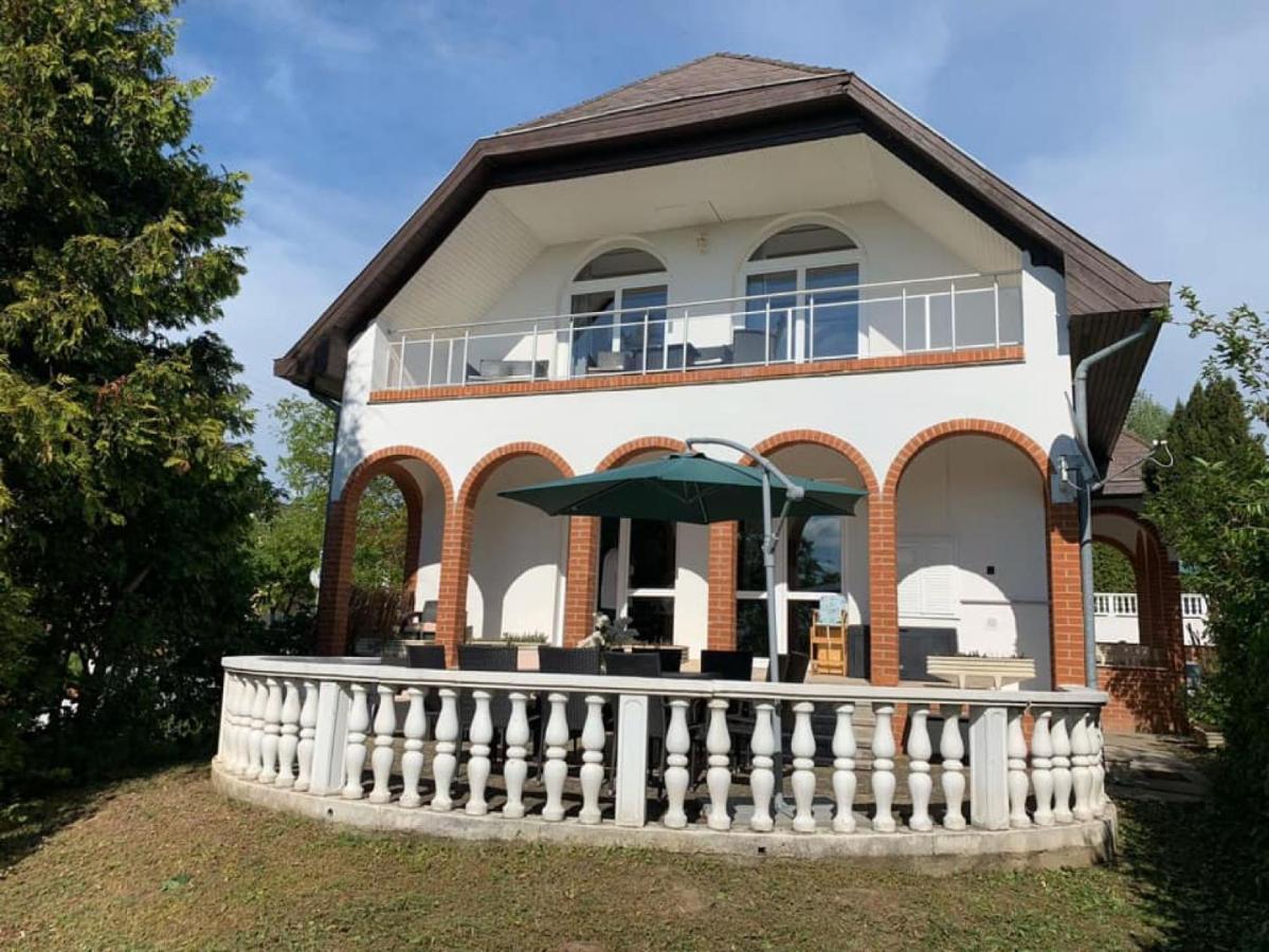 Landhaus Toereki Mit Pool Siofok Exterior photo
